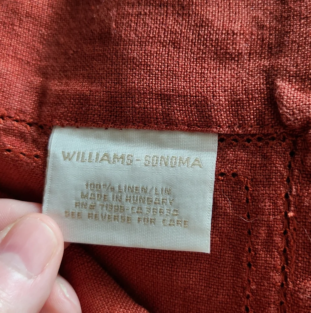 Williams Sonoma Double Hem Stich Linen Tablecloth